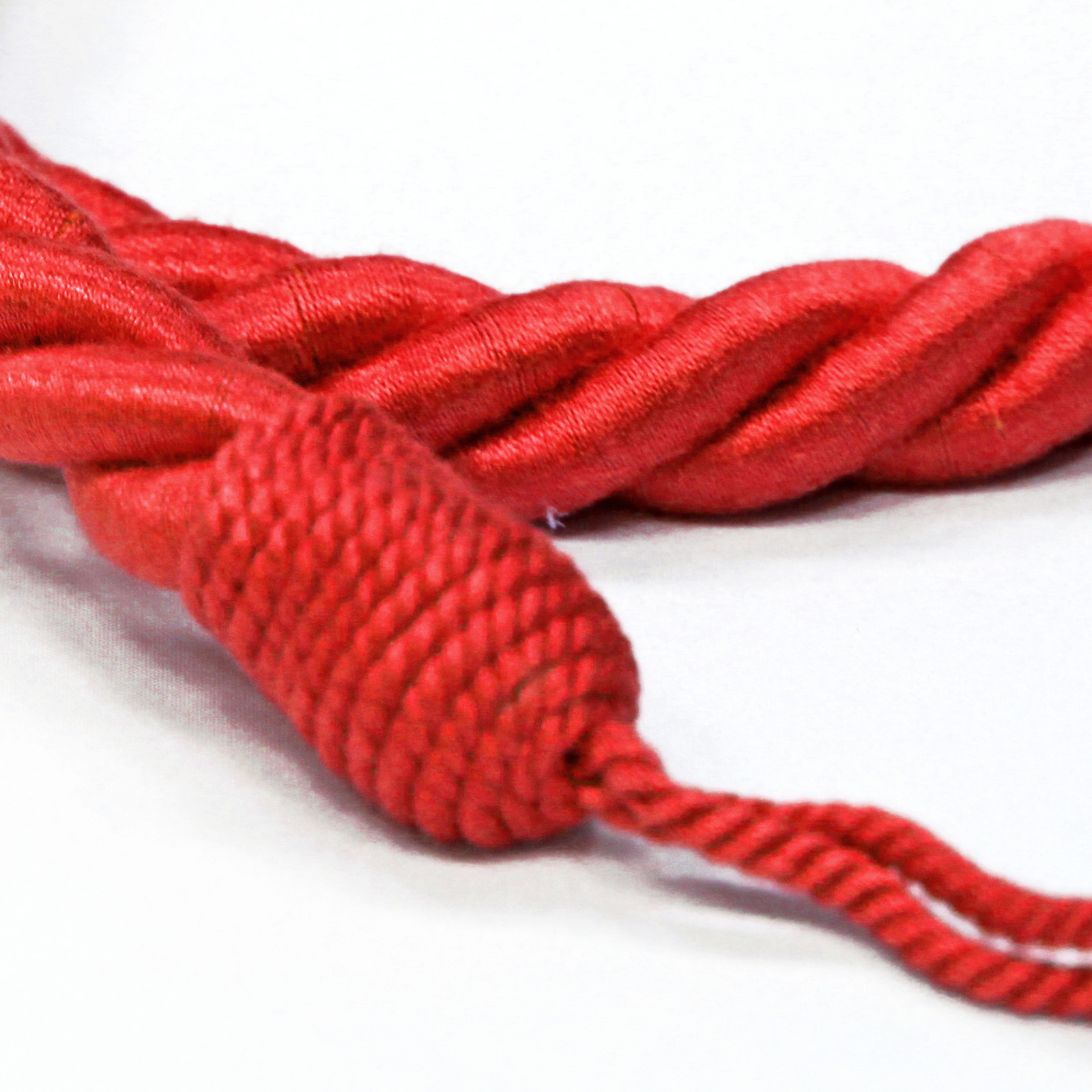rope-tieback-red-closeup